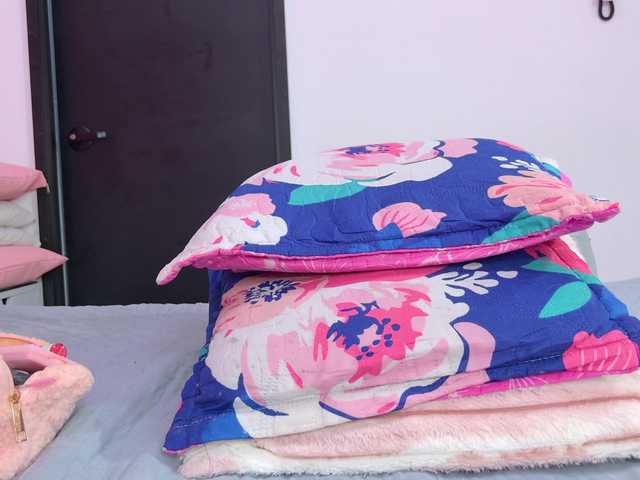 celeste-mrg live cam on BongaCams
