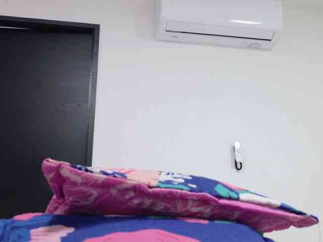 celeste-mrg webcam