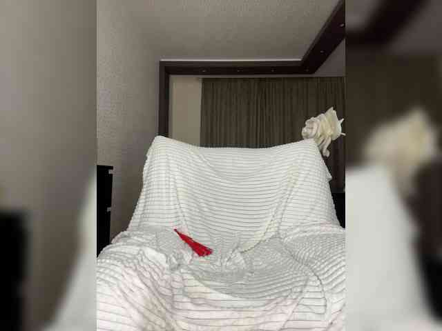 MilanaMURR webcam