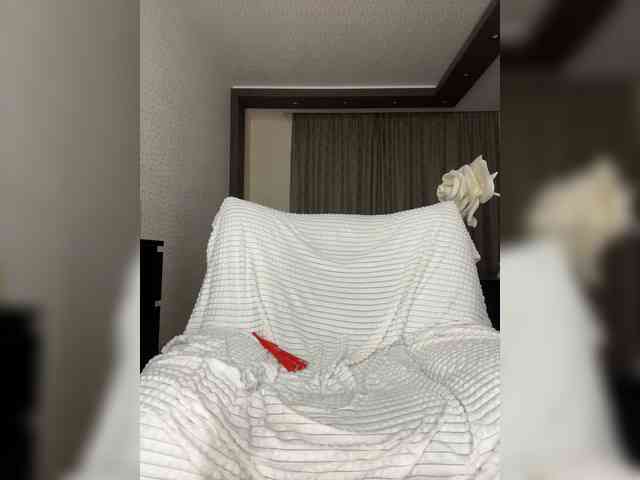 MilanaMURR webcam