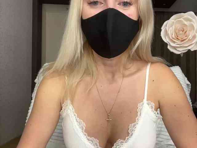 MilanaMURR webcam
