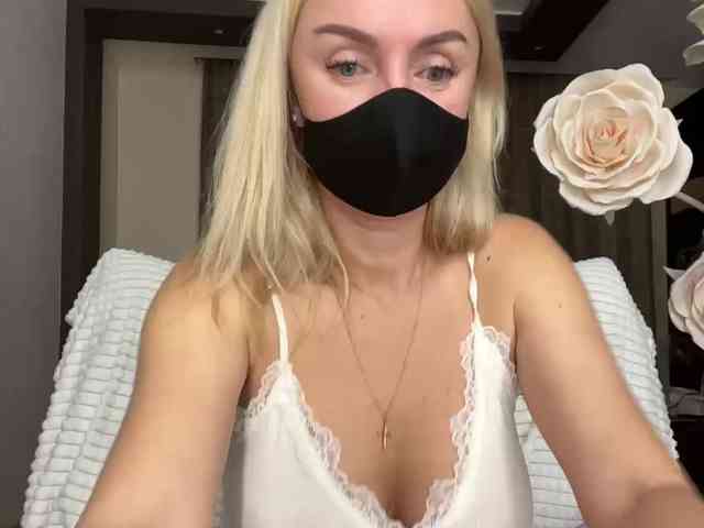 MilanaMURR webcam