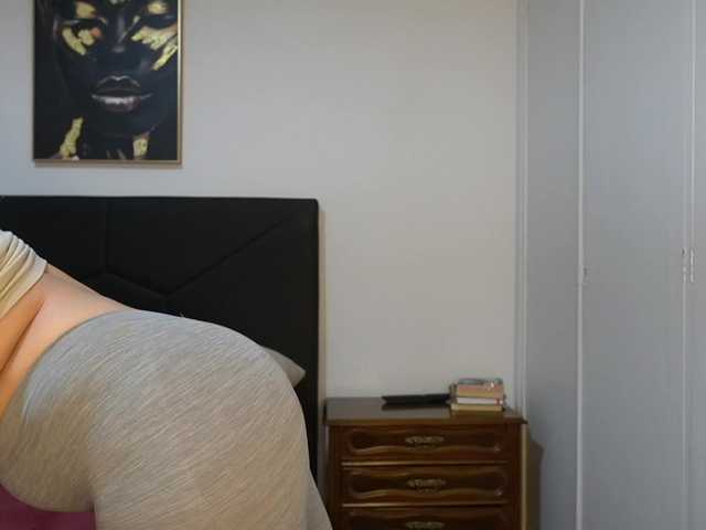 AdelleSweet live cam on BongaCams