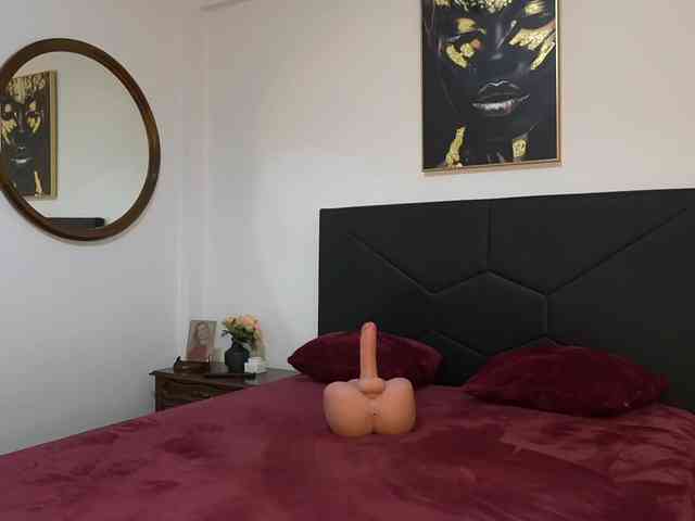 AdelleSweet webcam