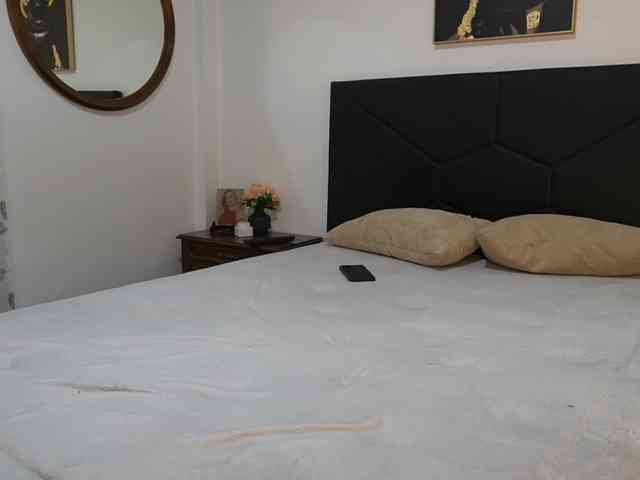 AdelleSweet webcam