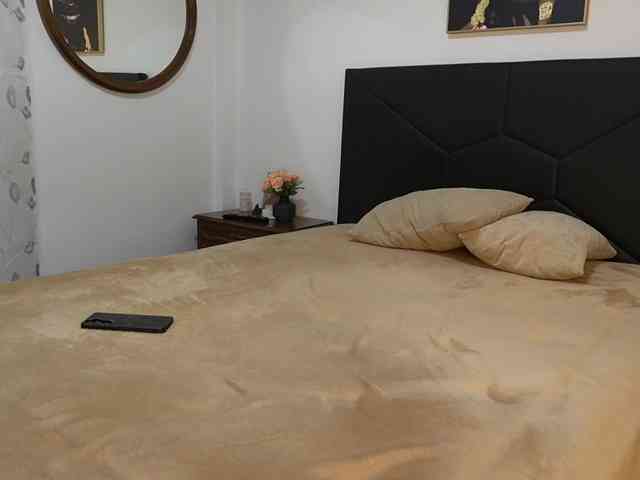 AdelleSweet webcam