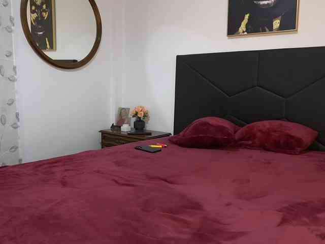 AdelleSweet webcam
