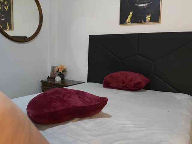 AdelleSweet webcam