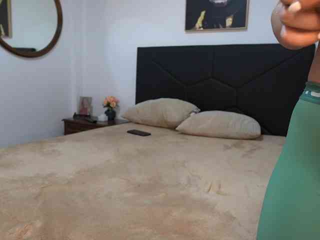 AdelleSweet webcam