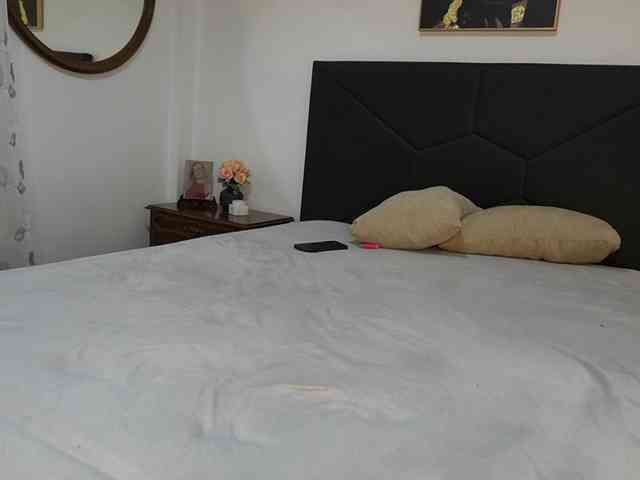 AdelleSweet webcam