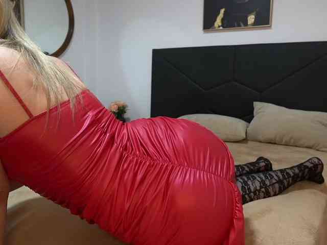 AdelleSweet webcam