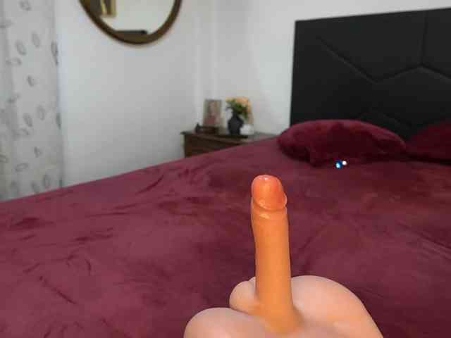 AdelleSweet webcam