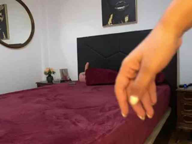 AdelleSweet webcam