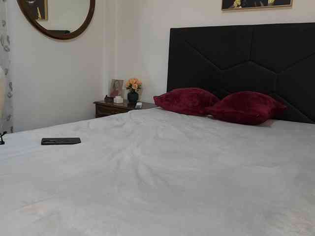AdelleSweet webcam