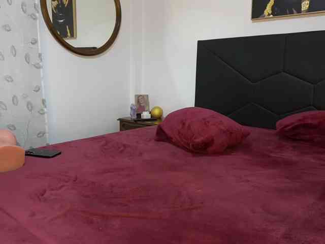 AdelleSweet webcam