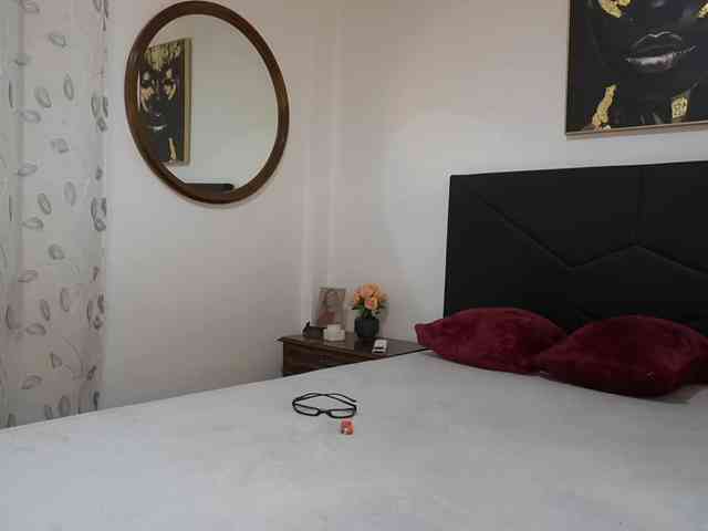 AdelleSweet webcam