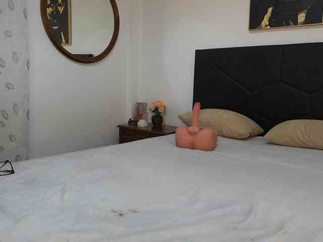 AdelleSweet webcam