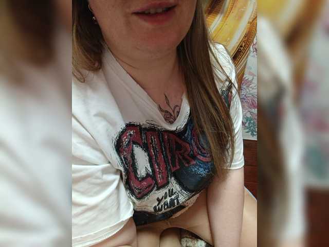 Sweetflowera's BongaCams show and profile