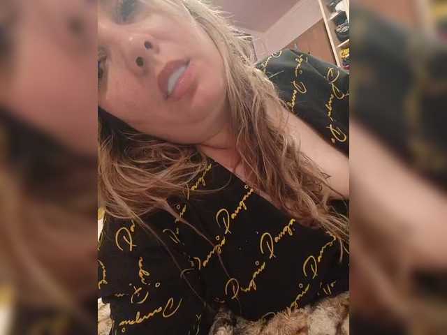 Sweetflowera live cam on BongaCams