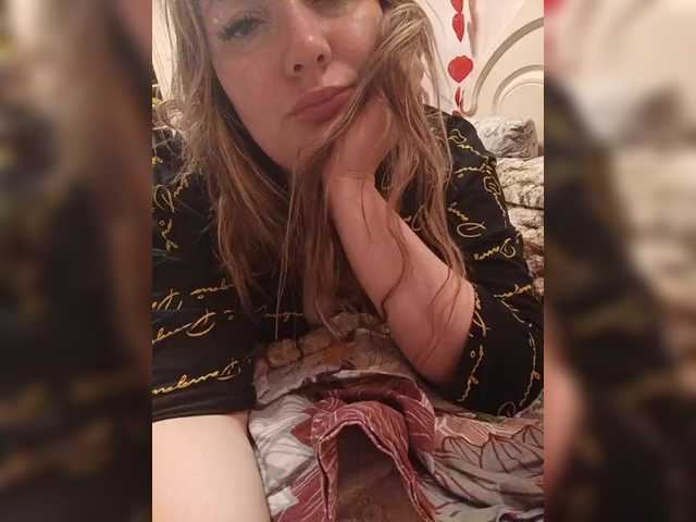 Sweetflowera live cam on BongaCams