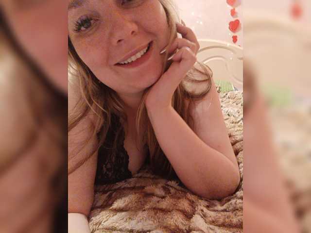 Sweetflowera live webcam show