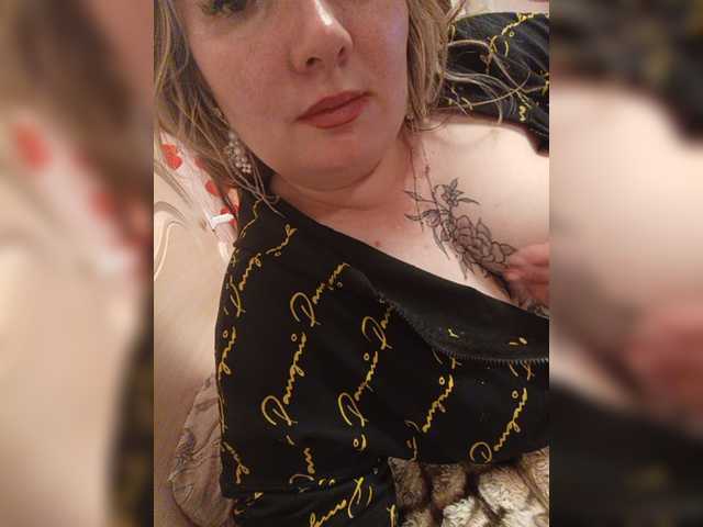 Sweetflowera live cam on BongaCams