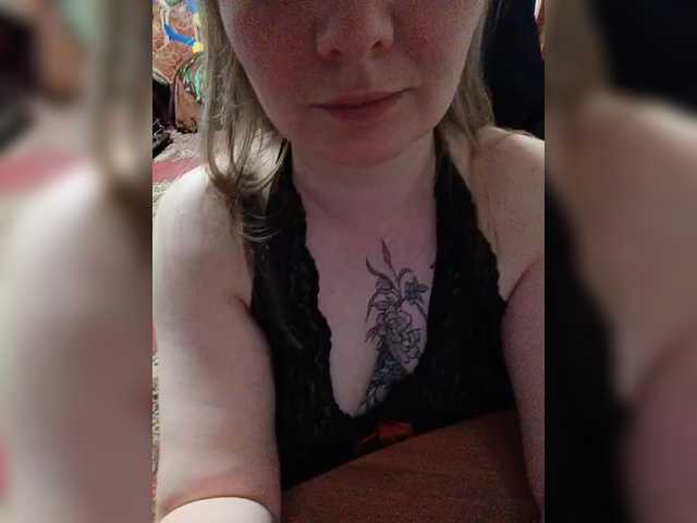 Sweetflowera's BongaCams show and profile