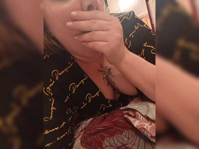 Sweetflowera live cam on BongaCams