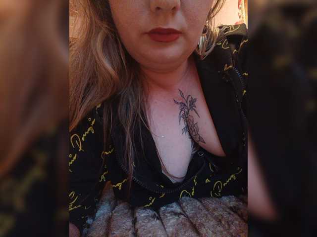 Sweetflowera live cam on BongaCams
