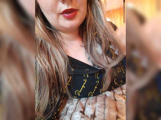 Sweetflowera live cam on BongaCams