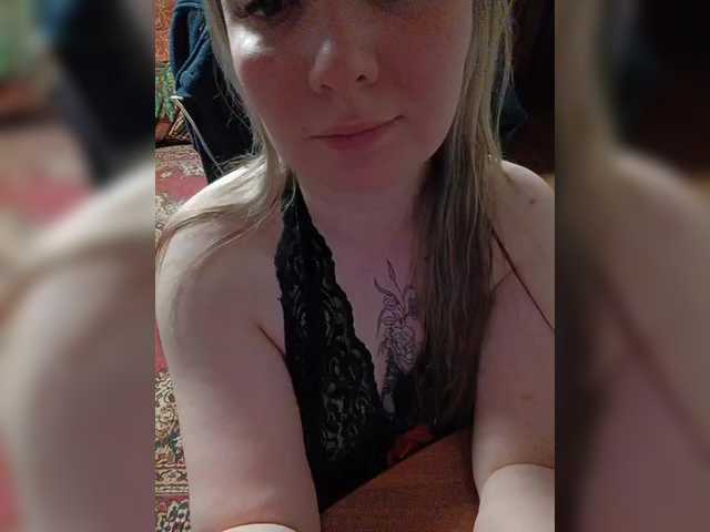 Sweetflowera's BongaCams show and profile