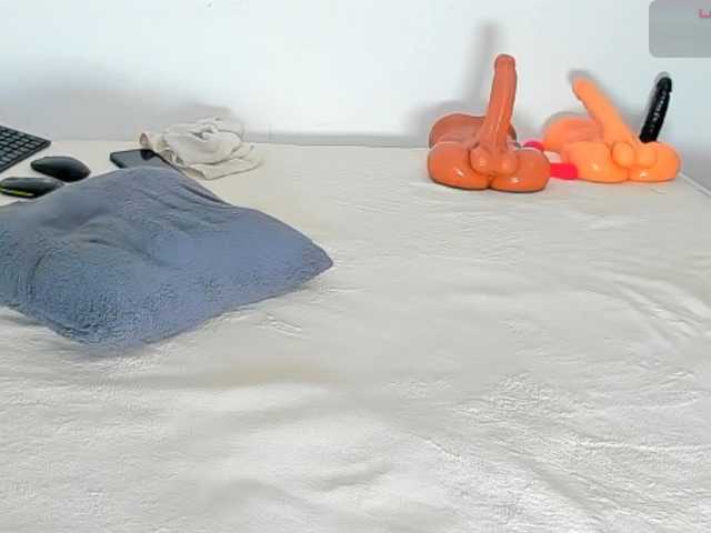 Deliciousbizt live cam on BongaCams