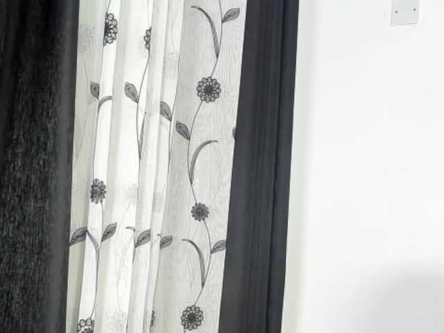 Deliciousbizt's BongaCams show and profile