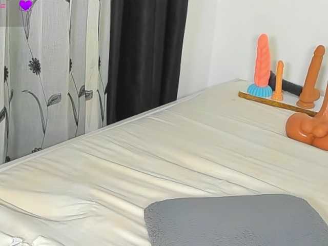 delicious_freak live webcam show