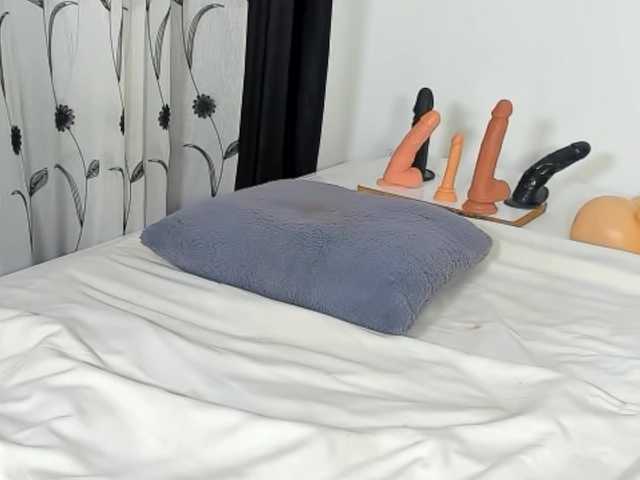 Deliciousbizt's BongaCams show and profile