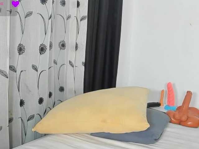 delicious_freak live webcam show