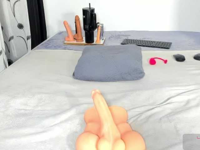 Deliciousbizt's BongaCams show and profile