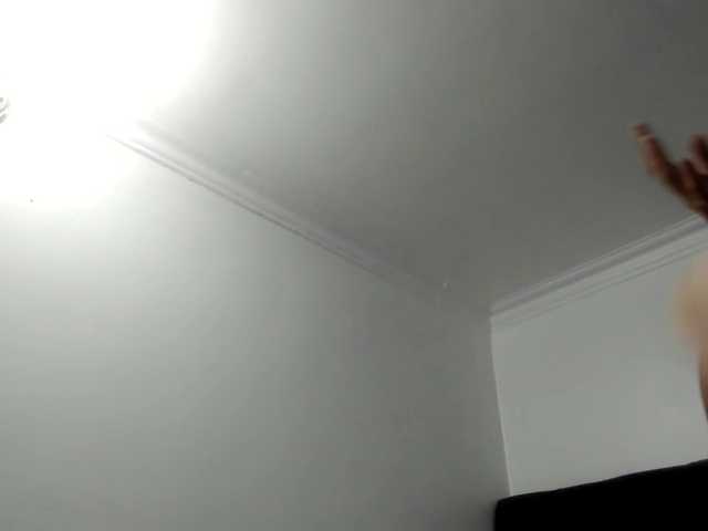 Ameli-12 live cam on BongaCams