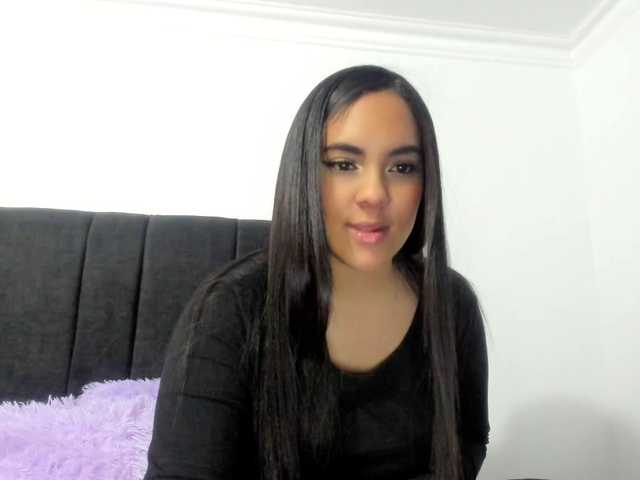 Ameli-12 live cam on BongaCams