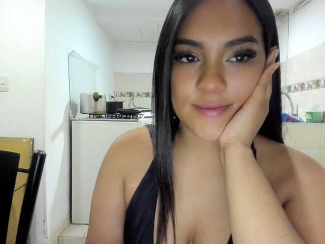 Ameli-12 live cam on BongaCams