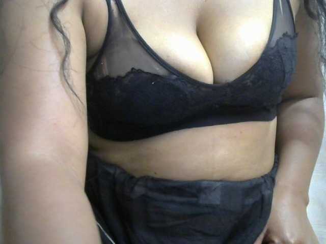 Harmalie live cam on BongaCams