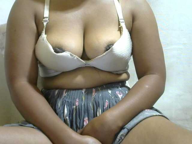 Harmalie live cam on BongaCams