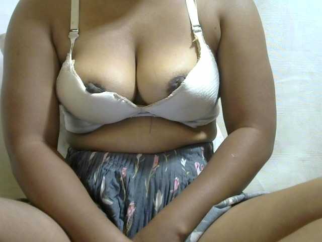 Harmalie live cam on BongaCams
