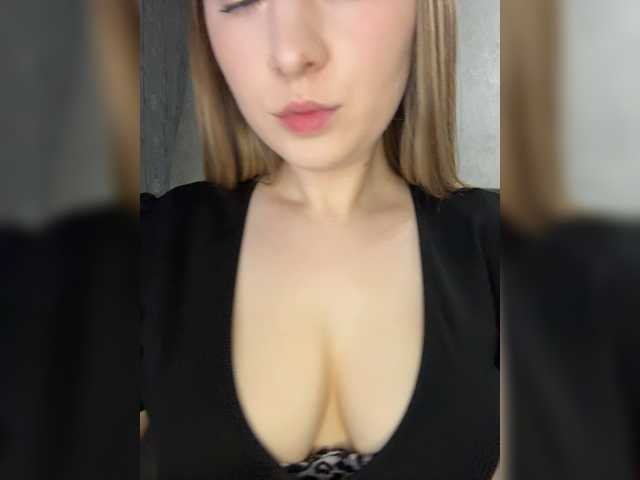 -Dirty-Bitch live cam on BongaCams