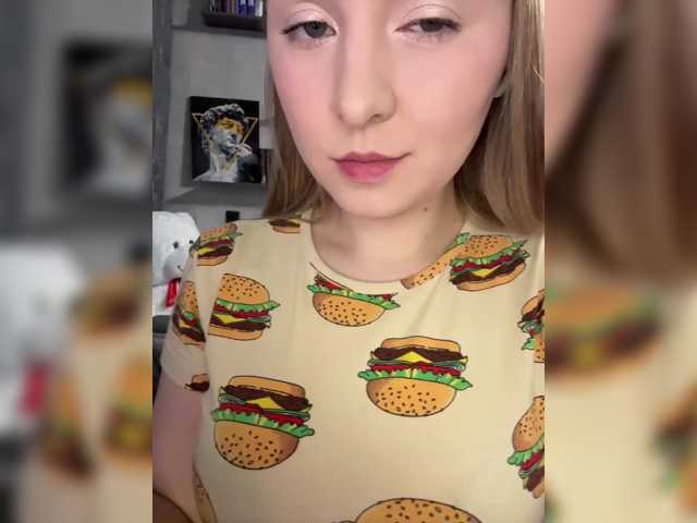 AlinaRay live cam preview