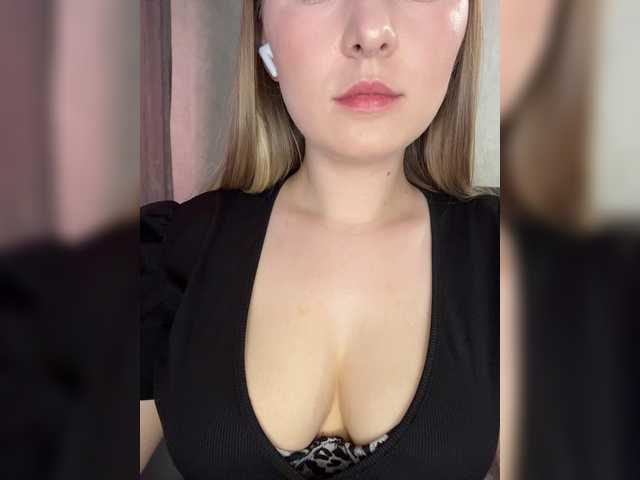 AlinaRay webcam