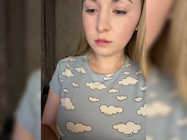 AlinaRay live cam preview