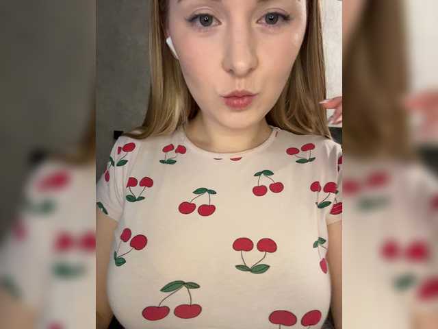 AlinaRay live cam preview