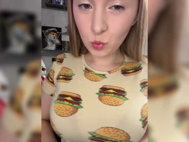 AlinaRay live cam preview