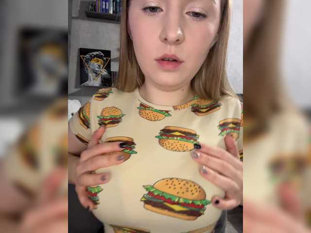 AlinaRay live cam preview